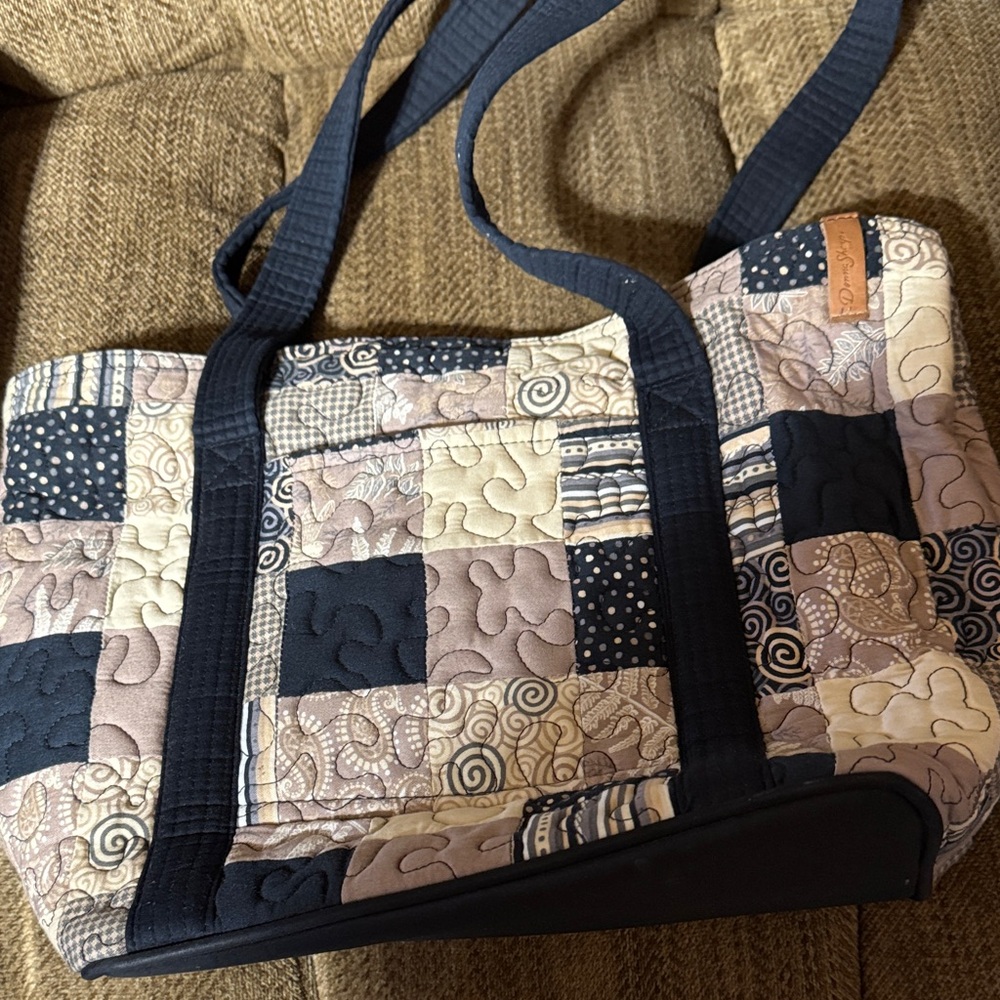 Elegant Patchwork Tote Bag in Navy and Beige